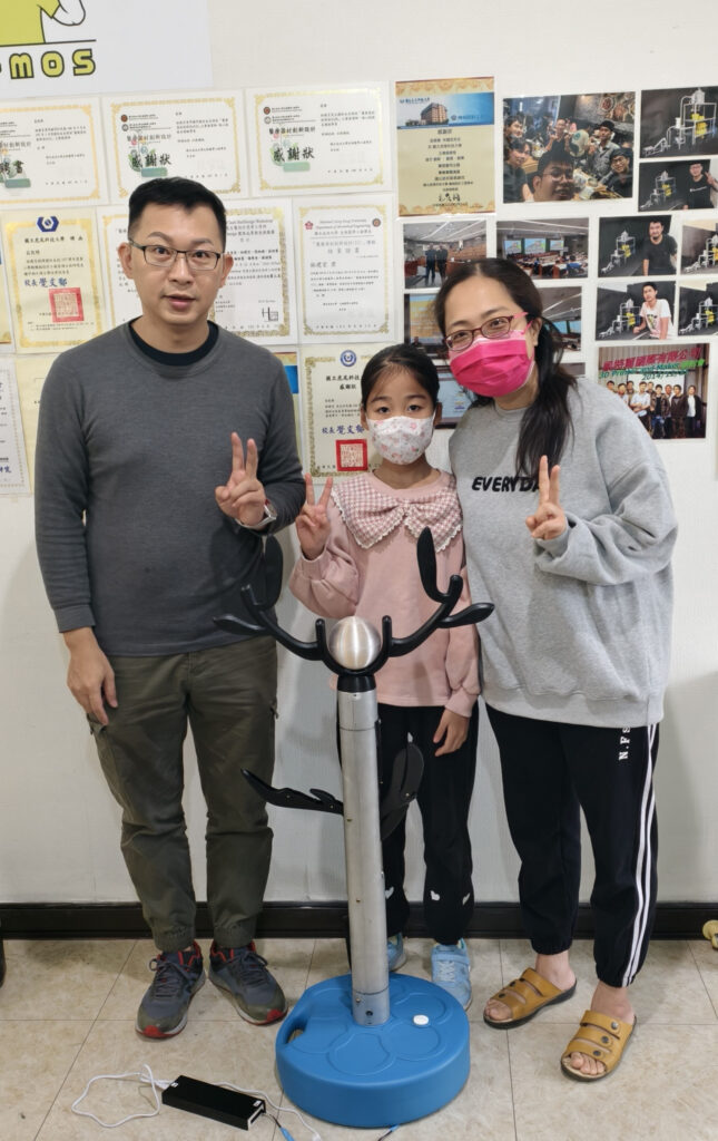 2026 IEYI 世界青少年發明展-智慧鹿角衣帽燈-銀牌 2 IMG 20260102 110128